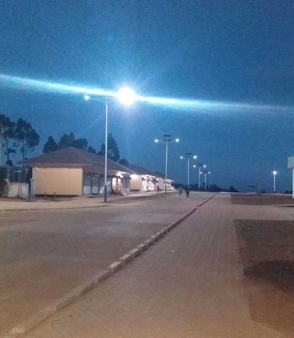 彭州市非洲科特迪瓦太阳能路灯工程